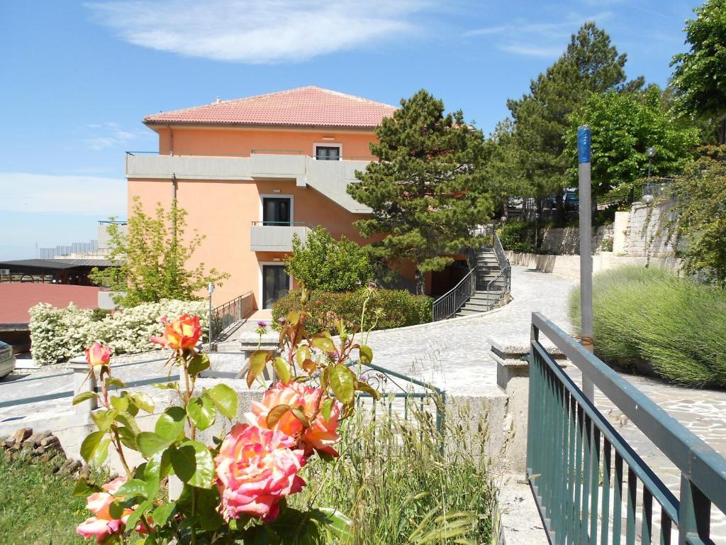 Hotel Santangelo Monte SantʼAngelo Eksteriør bilde