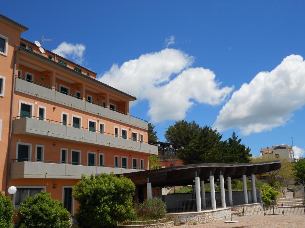 Hotel Santangelo Monte SantʼAngelo Eksteriør bilde